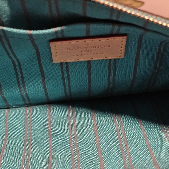 Louis Vuitton Neverful MM Turquoise Pochette, Box,Ribbon & Dust Bag - Picture 14 of 16